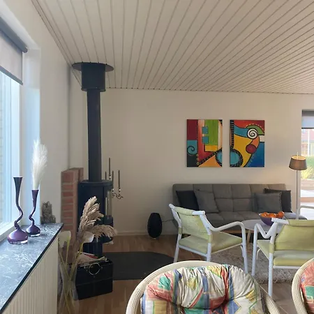 Cozy, Delicious And Bright Semesterbostad Uggerby